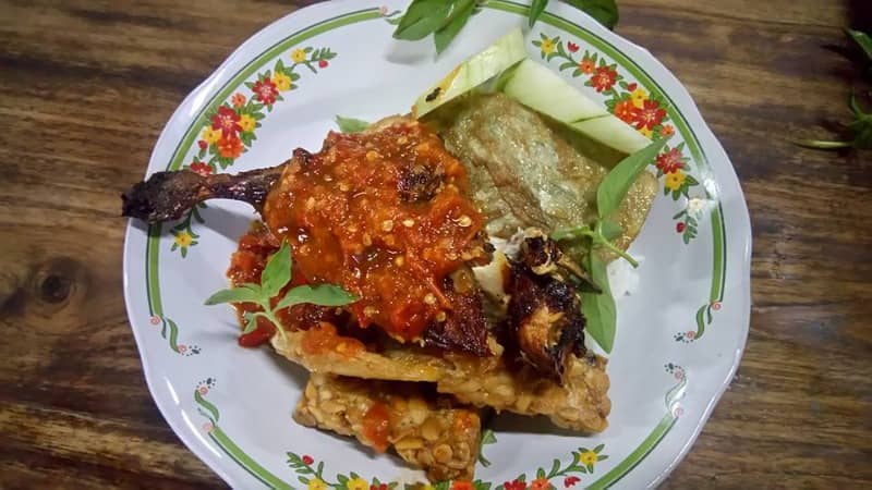 penyetan mbak noer wonokromo