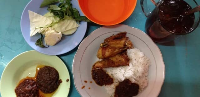 bebek & ayam goreng pak qomar