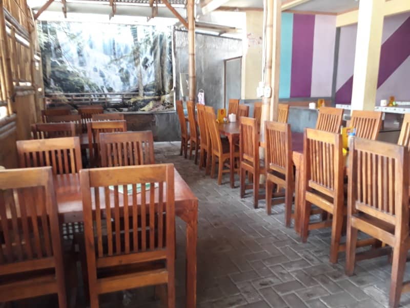 ruangan nasi uduk mbah man
