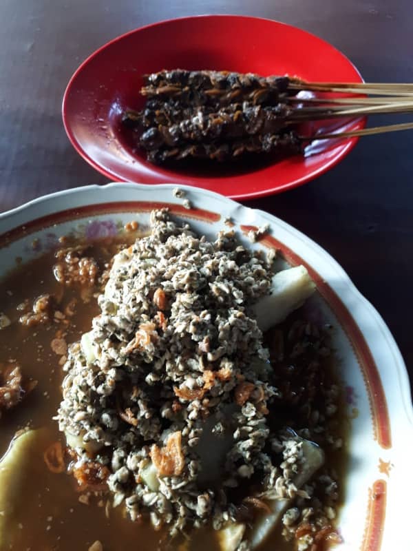 lontong kupang dan sate kerang