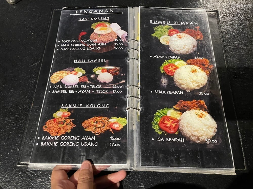 Menu makanan Kafe Kolong