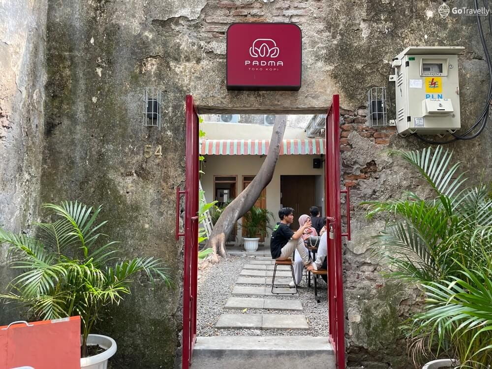 Nongkrong Cantik di Kopi Padma Tjantik, Cafe Estetik di Pusat Kota