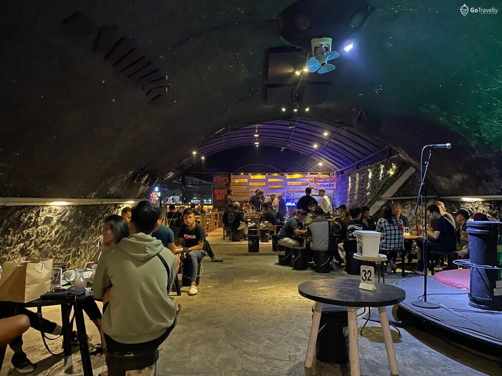 Cafe terdekat