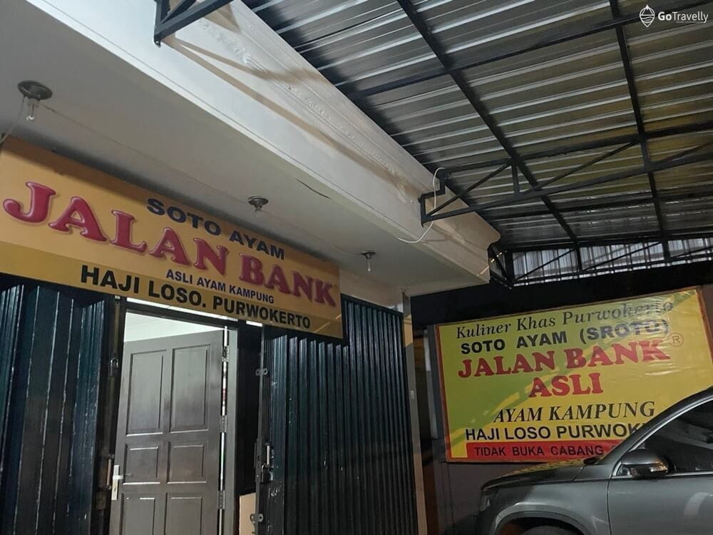 Hangatnya Soto Ayam Jalan Bank, Soto Khas Banyumas yang Unik