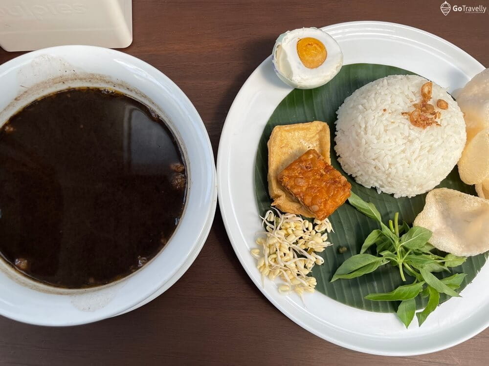 cafe tereknal di Surabaya