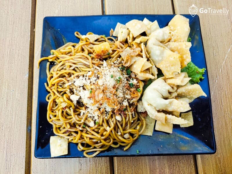 mie enak di Surabaya