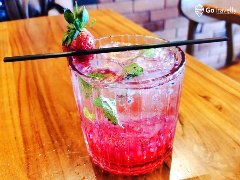minuman dingin fas cafe surabaya