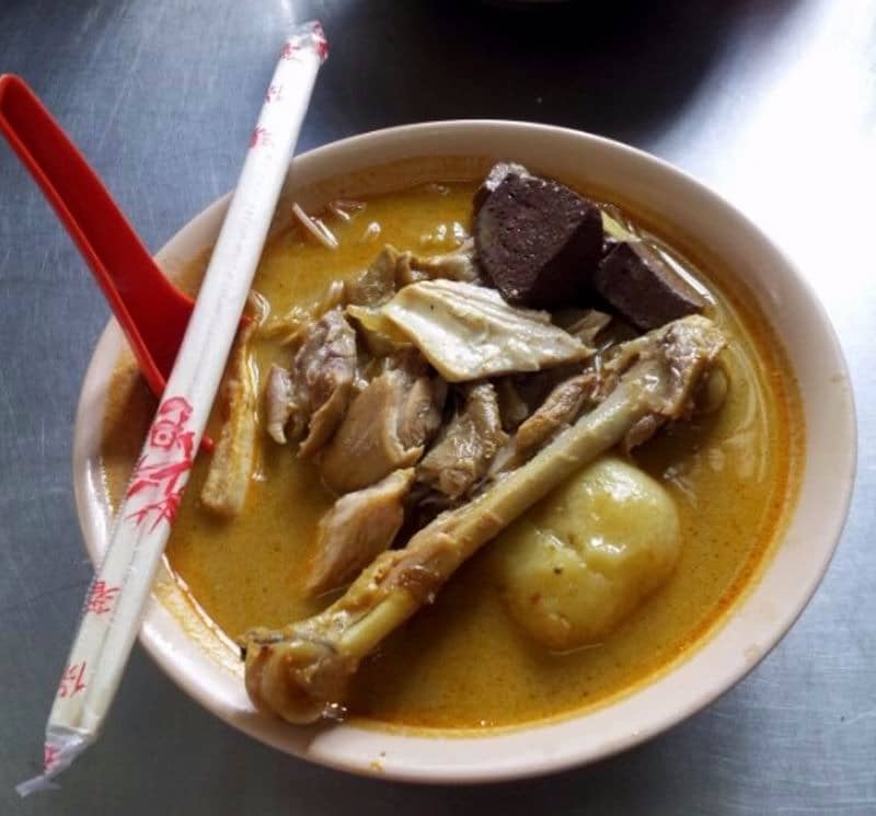 rumah makan tabona