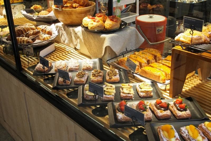 lavish fusion bakery