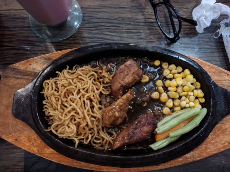 golden kitchen 17 cafe & resto