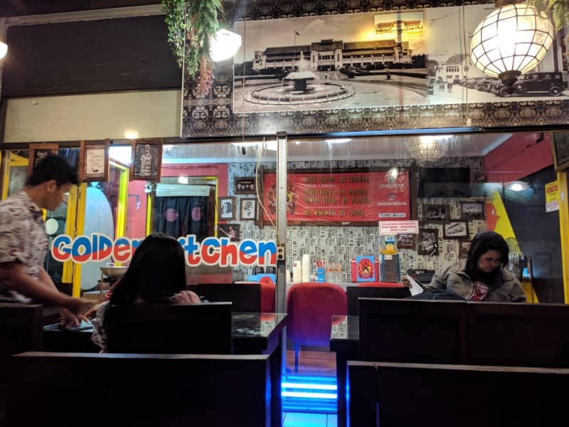 golden kitchen 17 cafe & resto