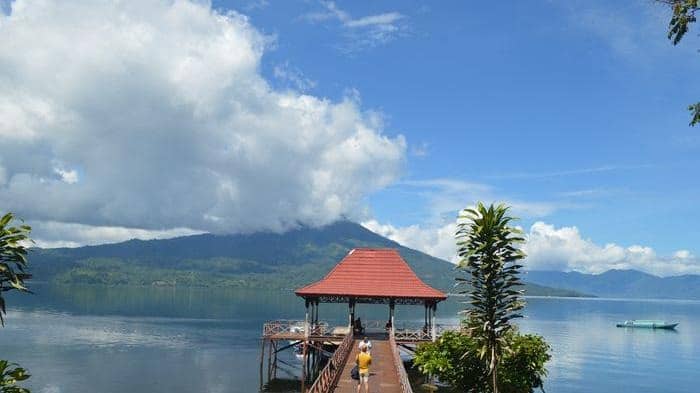 danau ranau sumatera selatan