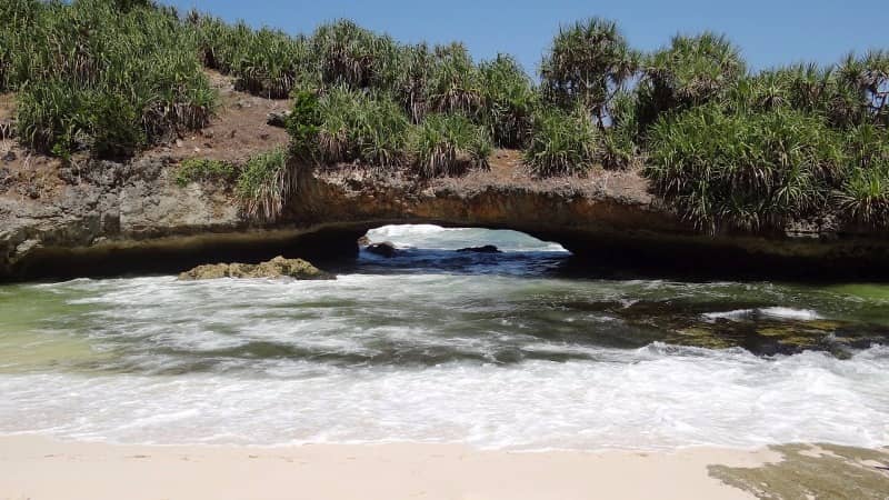 pantai srau pacitan