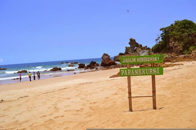 pantai parang kursi