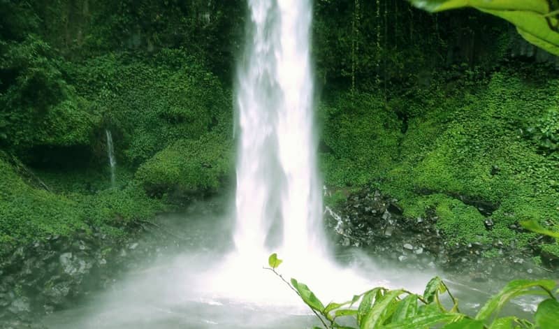 air terjun lider