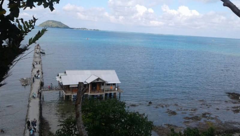 pantai mombhul bawean