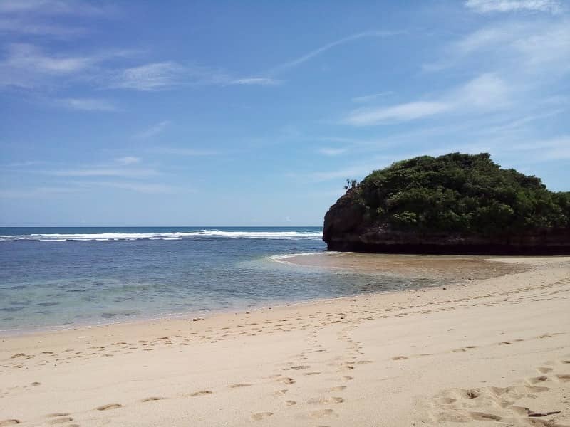 pantai pulo dorong malang