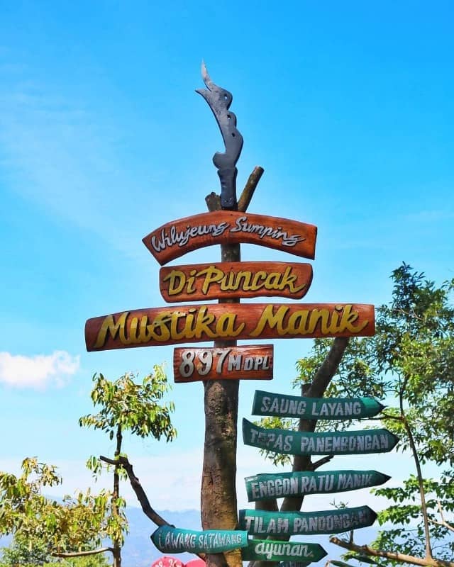 puncak mustika manik