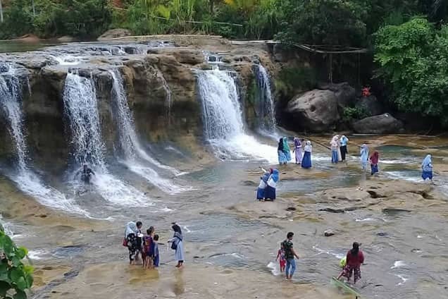 air terjun dengdeng