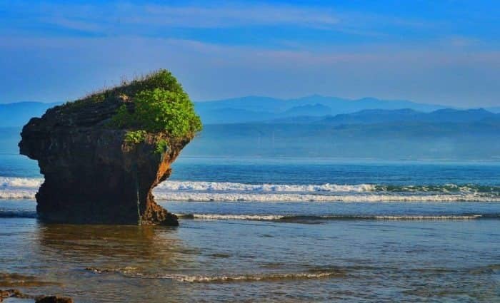 pantai santolo