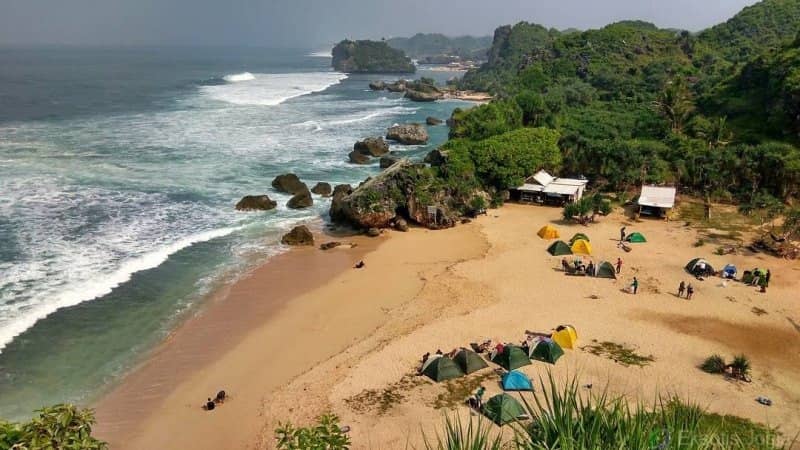 pantai ngrumput yogyakarta