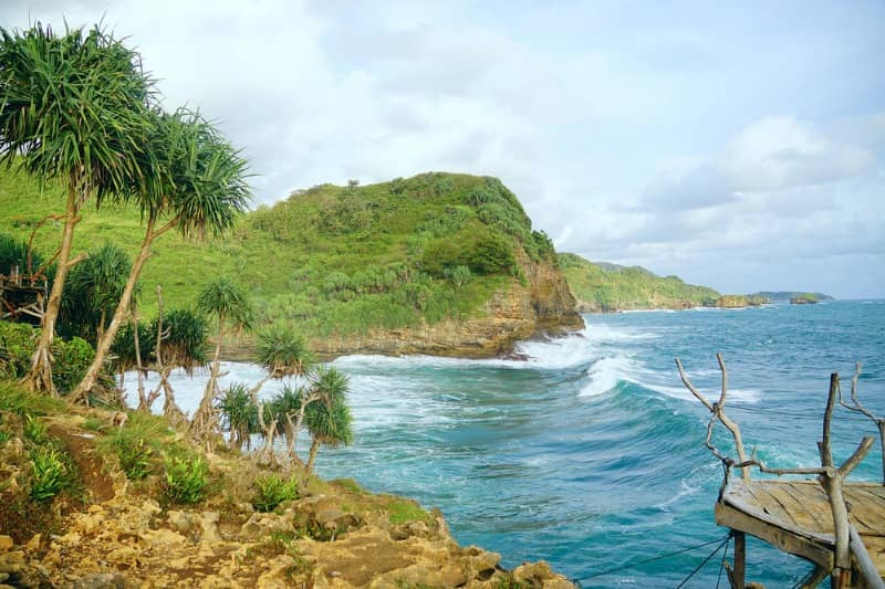 pantai ngrumput yogyakarta