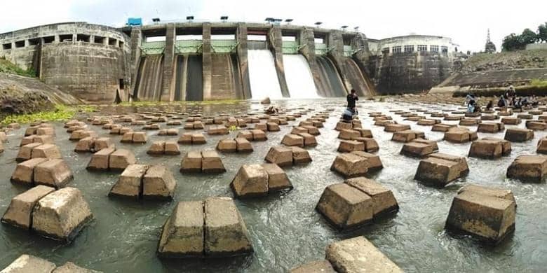 spot instagramable bendungan sampean baru