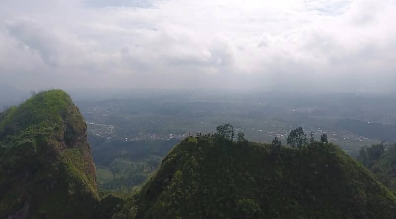 wisata Gunung Plawangan NongkoJajar