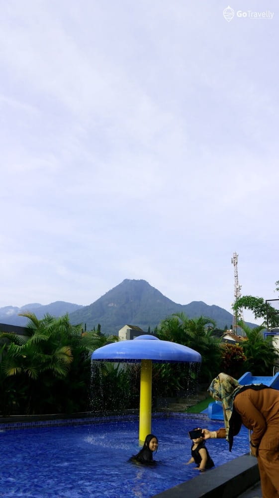 hotel dengan pemandangan keren di batu