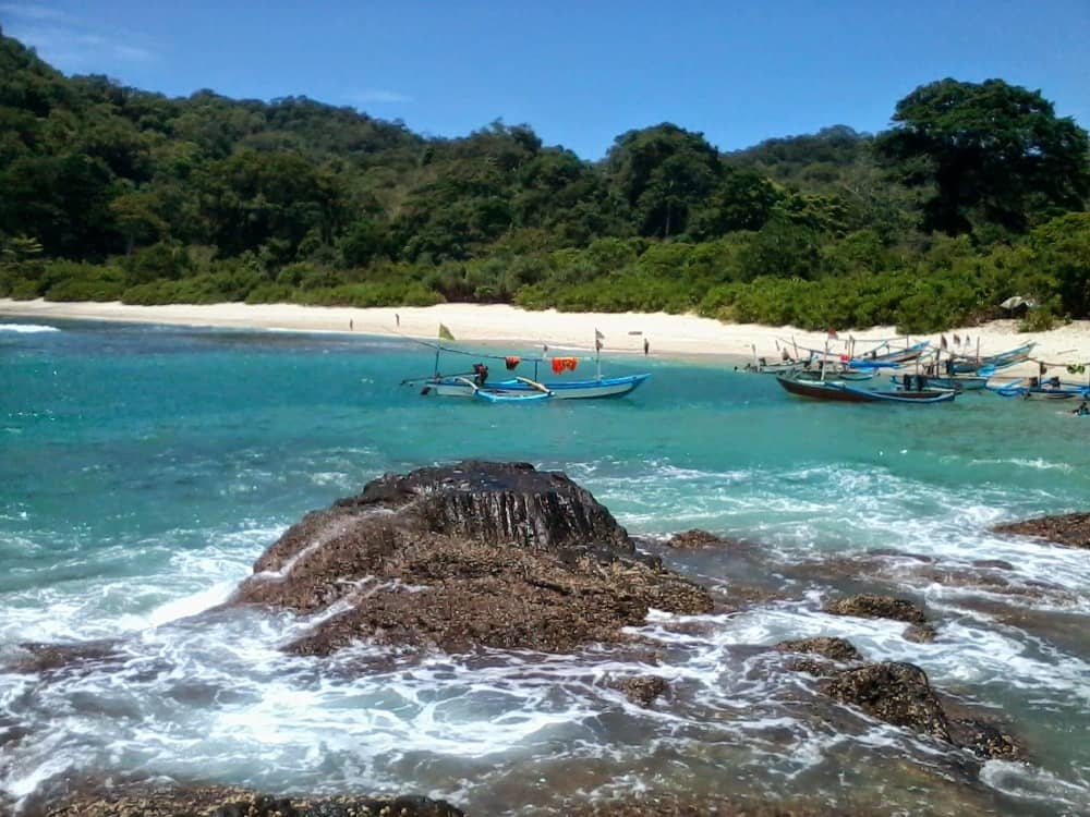 pantai wedi ireng