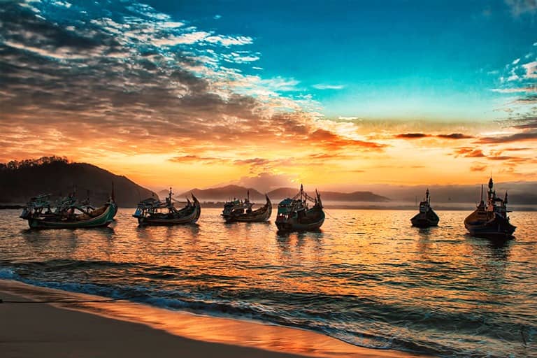 pantai puger jember
