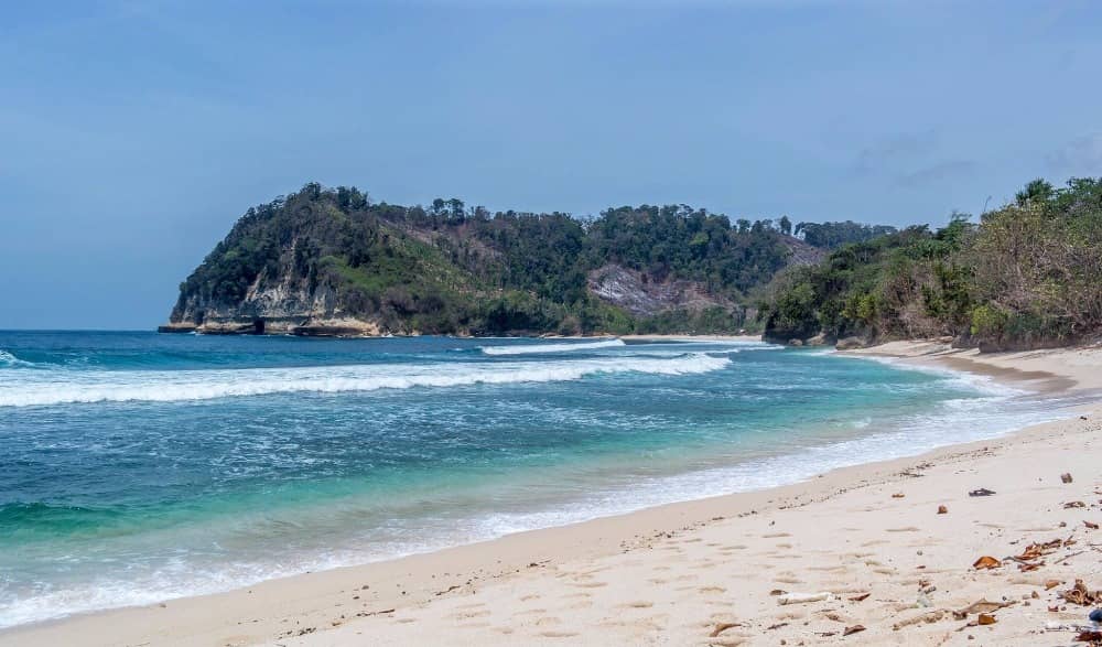 pantai ngalur