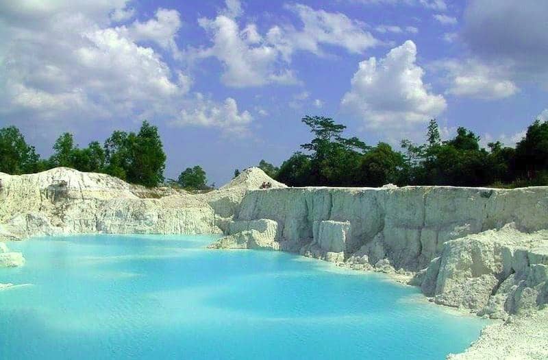 danau kaolin air bara