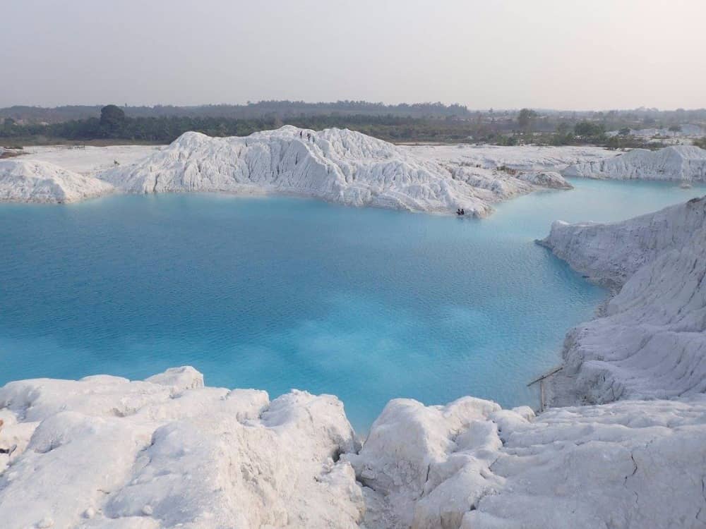 danau kaolin air bara