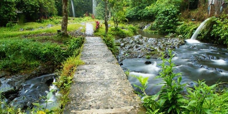 air terjun benang kelambu
