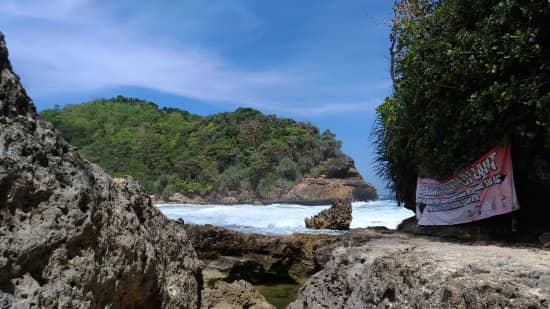 pantai batu bengkung