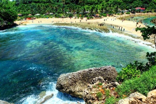 pantai batu bengkung