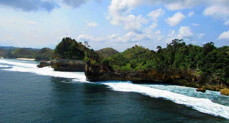 pantai batu bengkung