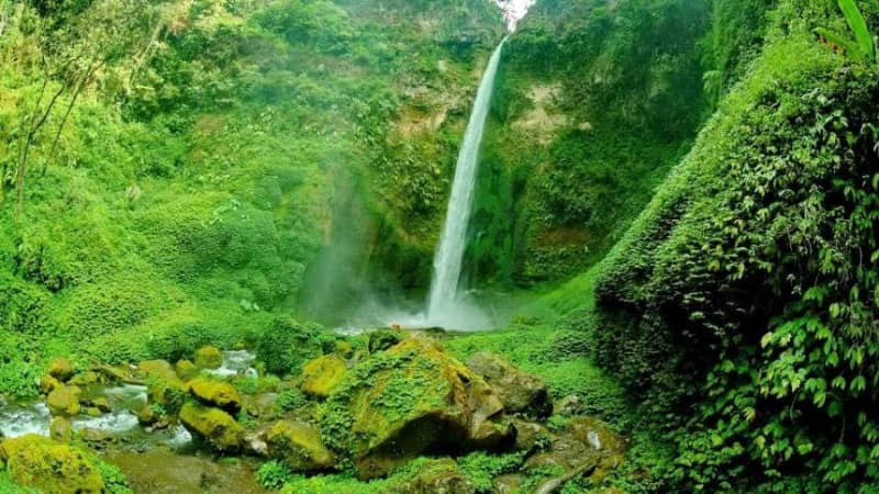air terjun coban pelangi
