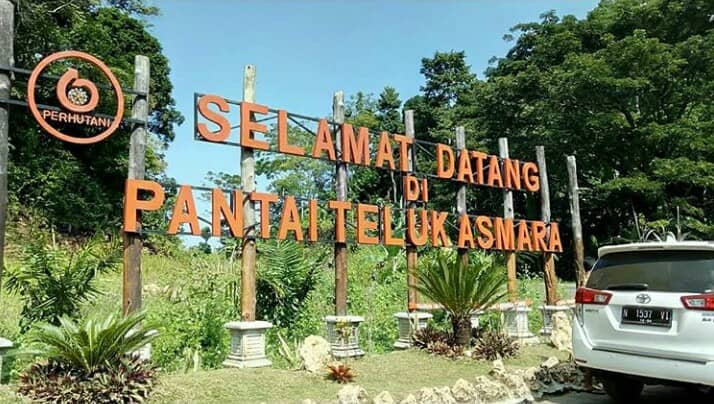 pantai teluk asmara