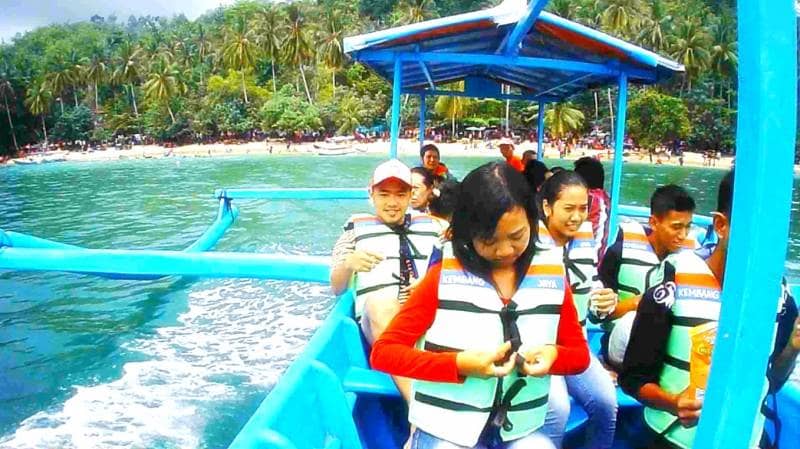 pantai karanggongso