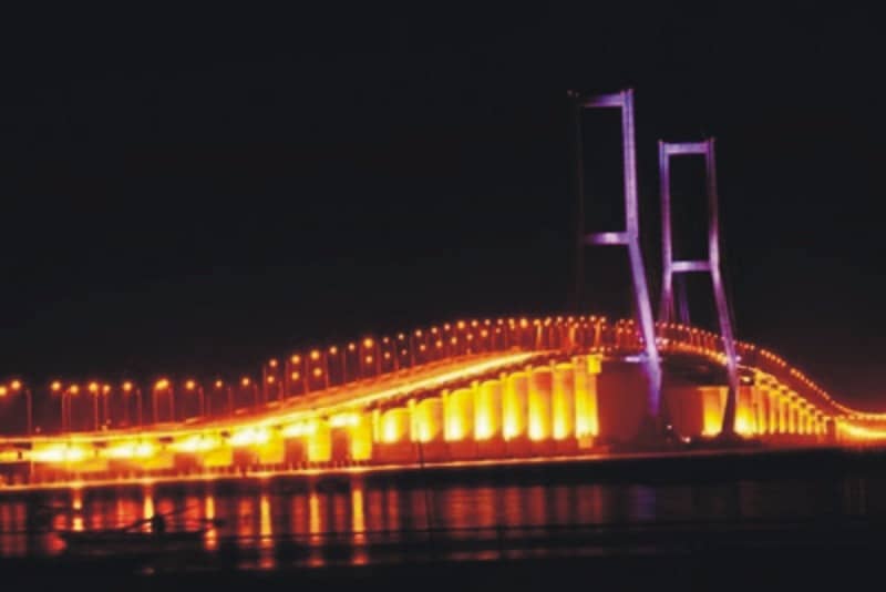 jembatan suramadu