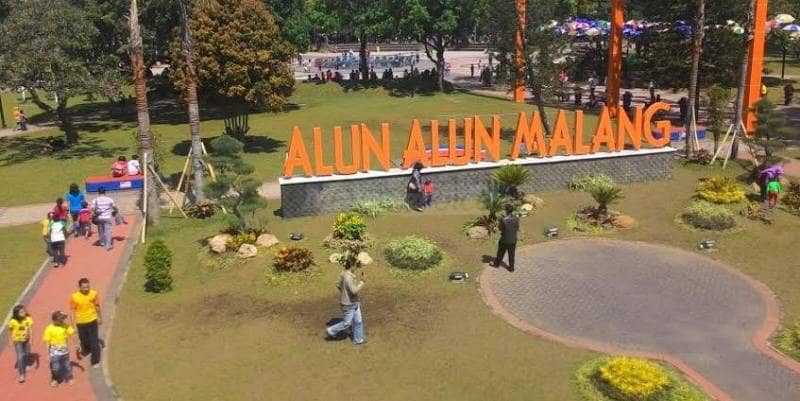 alun alun merdeka malang