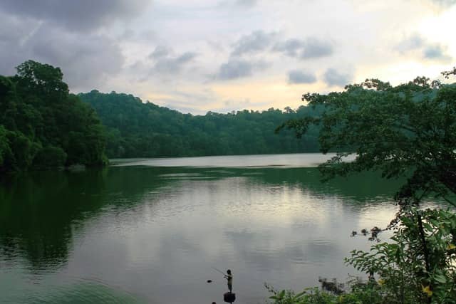 danau kastoba