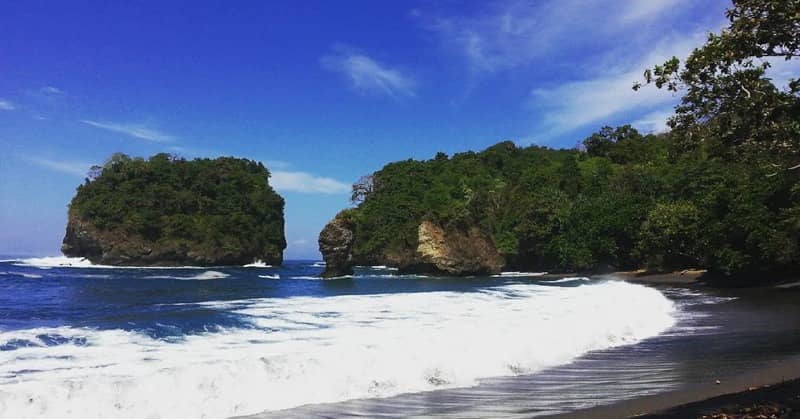 pantai licin malang